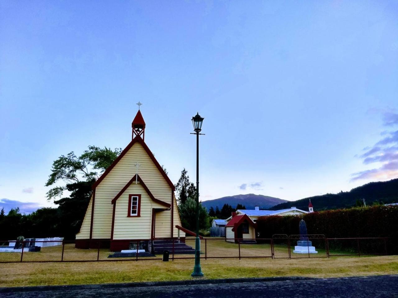Tokaanu Lodge Motel Turangi Buitenkant foto